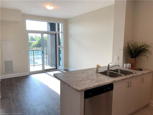 226-16 Concord Place, Grimsby, ON - Indoor Photo Showing Kitchen With Double Sink