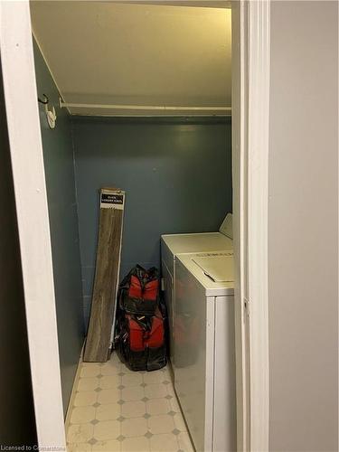 47 New Street, Hamilton, ON - Indoor Photo Showing Laundry Room