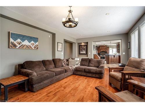 108 Sunnyridge Road, Ancaster, ON - Indoor Photo Showing Living Room