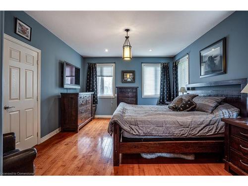 108 Sunnyridge Road, Ancaster, ON - Indoor Photo Showing Bedroom