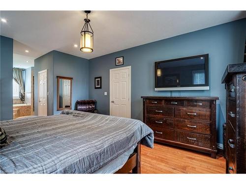 108 Sunnyridge Road, Ancaster, ON - Indoor Photo Showing Bedroom