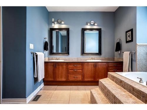 108 Sunnyridge Road, Ancaster, ON - Indoor Photo Showing Bathroom