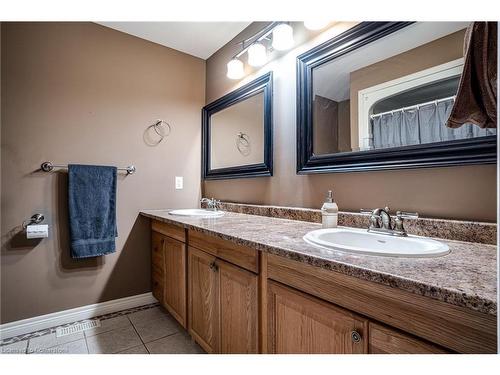 108 Sunnyridge Road, Ancaster, ON - Indoor Photo Showing Bathroom