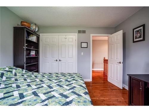 108 Sunnyridge Road, Ancaster, ON - Indoor Photo Showing Bedroom