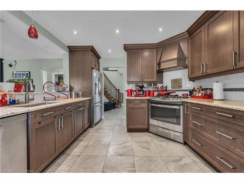 113 Valera Drive, Stoney Creek, ON - Indoor Photo Showing Kitchen