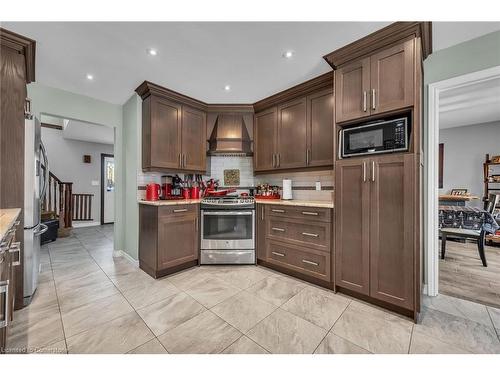 113 Valera Drive, Stoney Creek, ON - Indoor Photo Showing Kitchen