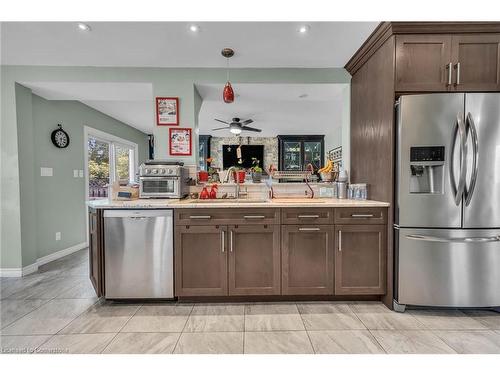 113 Valera Drive, Stoney Creek, ON - Indoor Photo Showing Kitchen