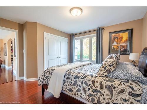 8881 Joseph Court, Niagara Falls, ON - Indoor Photo Showing Bedroom