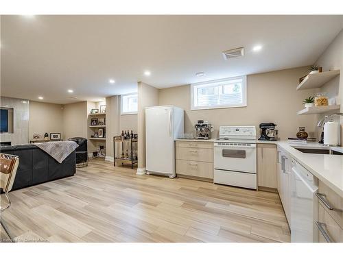 8881 Joseph Court, Niagara Falls, ON - Indoor Photo Showing Basement