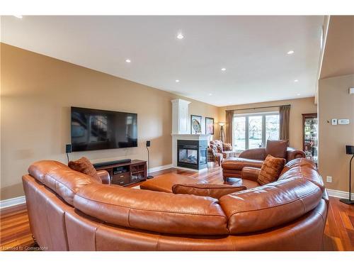 8881 Joseph Court, Niagara Falls, ON - Indoor Photo Showing Living Room With Fireplace