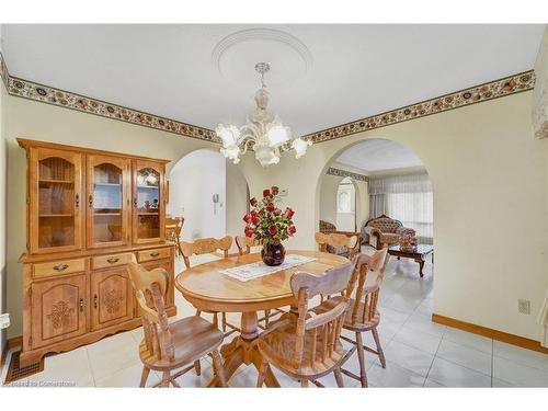 112 Ravenbury Drive, Hamilton, ON - Indoor Photo Showing Dining Room