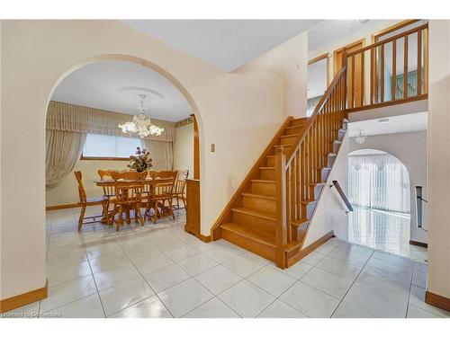 112 Ravenbury Drive, Hamilton, ON - Indoor Photo Showing Other Room