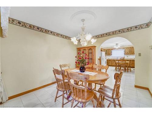 112 Ravenbury Drive, Hamilton, ON - Indoor Photo Showing Dining Room