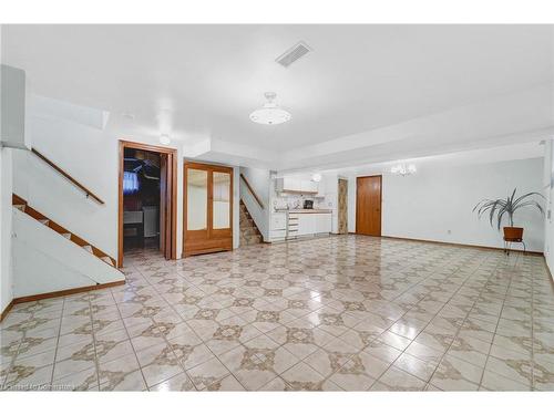 112 Ravenbury Drive, Hamilton, ON - Indoor Photo Showing Other Room