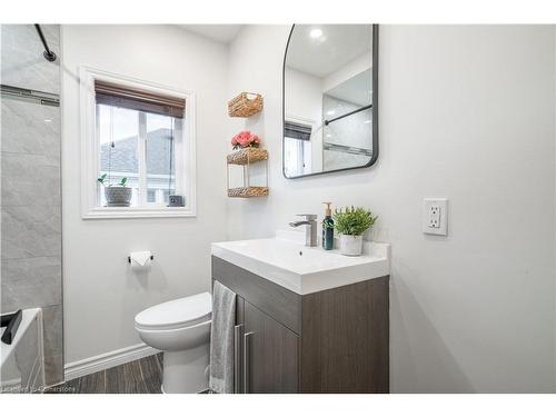 Upper-63 Dunkirk Drive, Hamilton, ON - Indoor Photo Showing Bathroom