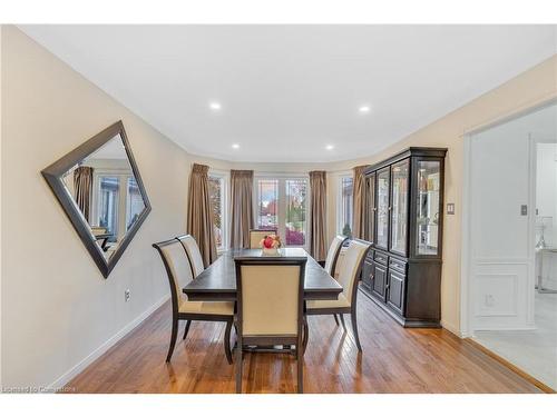 196 Amberly Boulevard, Ancaster, ON - Indoor Photo Showing Dining Room