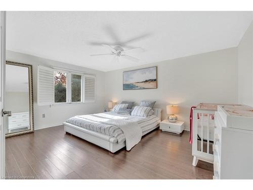 196 Amberly Boulevard, Ancaster, ON - Indoor Photo Showing Bedroom