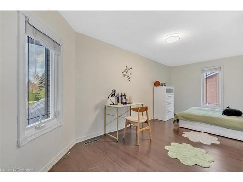 196 Amberly Boulevard, Ancaster, ON - Indoor Photo Showing Bedroom