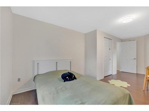 196 Amberly Boulevard, Ancaster, ON - Indoor Photo Showing Bedroom