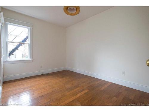 31 St Clair Avenue, Hamilton, ON - Indoor Photo Showing Other Room