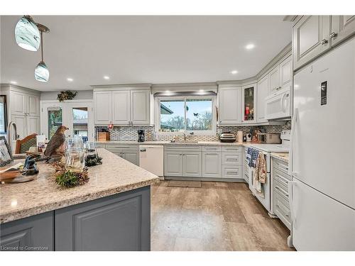 1629 Glancaster Road, Glanbrook, ON - Indoor Photo Showing Kitchen With Upgraded Kitchen