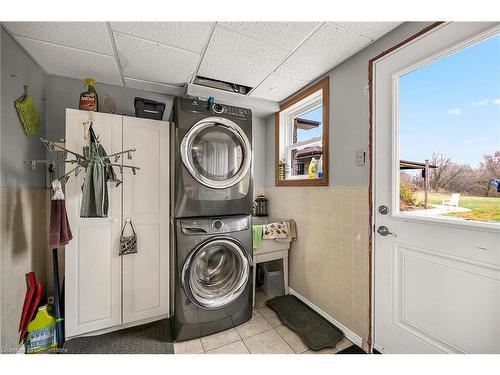 1629 Glancaster Road, Glanbrook, ON - Indoor Photo Showing Laundry Room