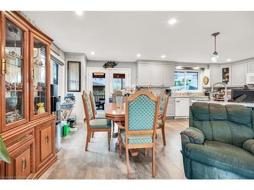 1629 Glancaster Road, Glanbrook, ON - Indoor Photo Showing Living Room