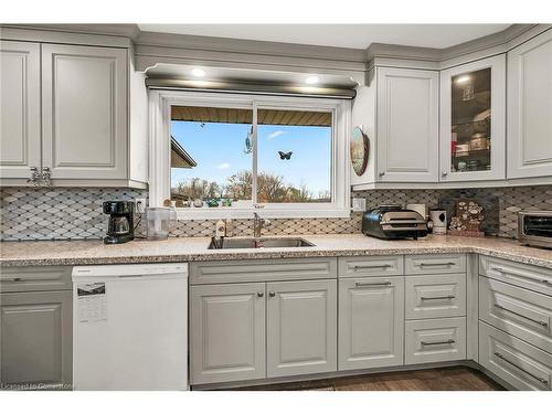 1629 Glancaster Road, Glanbrook, ON - Indoor Photo Showing Kitchen