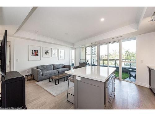 304-2060 Lakeshore Road, Burlington, ON - Indoor Photo Showing Living Room