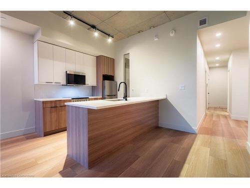 408-24 Augusta Street, Hamilton, ON - Indoor Photo Showing Kitchen