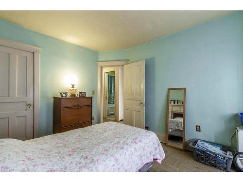 1264 King Street E, Hamilton, ON - Indoor Photo Showing Bedroom