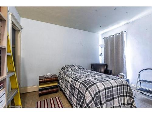 1264 King Street E, Hamilton, ON - Indoor Photo Showing Bedroom