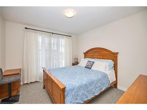 2-19 Picardy Drive, Stoney Creek, ON - Indoor Photo Showing Bedroom