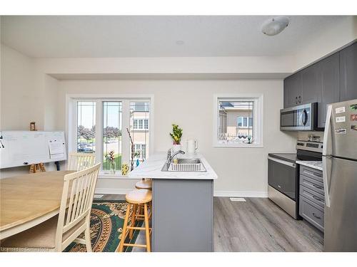 2-19 Picardy Drive, Stoney Creek, ON - Indoor Photo Showing Kitchen