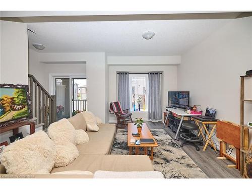 2-19 Picardy Drive, Stoney Creek, ON - Indoor Photo Showing Living Room