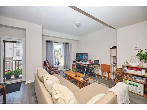 2-19 Picardy Drive, Stoney Creek, ON - Indoor Photo Showing Living Room