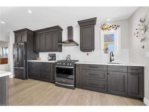 9230 South Chippawa Road, West Lincoln, ON - Indoor Photo Showing Kitchen With Upgraded Kitchen