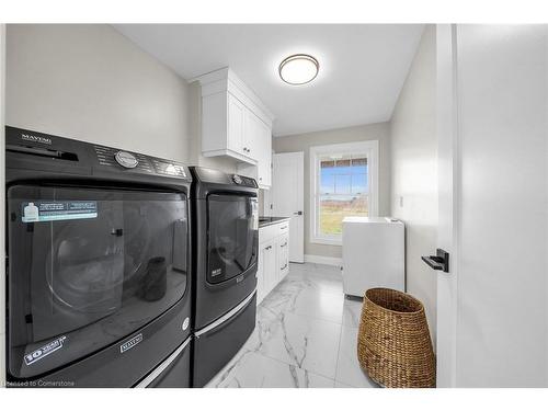 9230 South Chippawa Road, West Lincoln, ON - Indoor Photo Showing Laundry Room