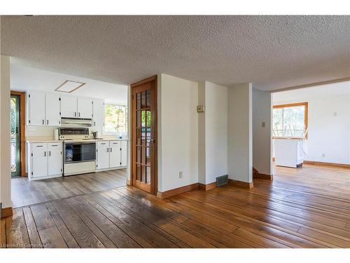 26 Auditorium Circle, Grimsby, ON - Indoor Photo Showing Kitchen