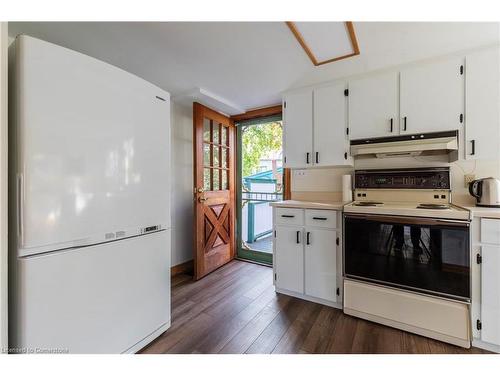 26 Auditorium Circle, Grimsby, ON - Indoor Photo Showing Kitchen