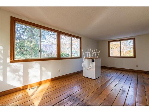 26 Auditorium Circle, Grimsby, ON - Indoor Photo Showing Other Room