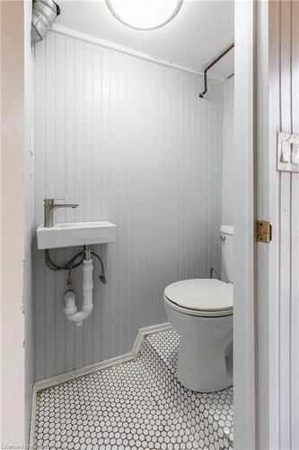 26 Auditorium Circle, Grimsby, ON - Indoor Photo Showing Bathroom