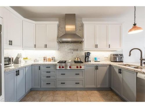 19 Hazelton Avenue, Hamilton, ON - Indoor Photo Showing Kitchen With Double Sink With Upgraded Kitchen