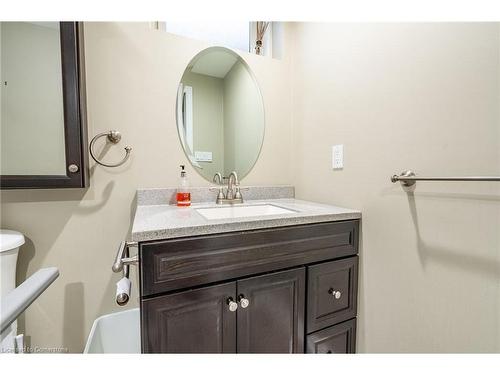 19 Hazelton Avenue, Hamilton, ON - Indoor Photo Showing Bathroom