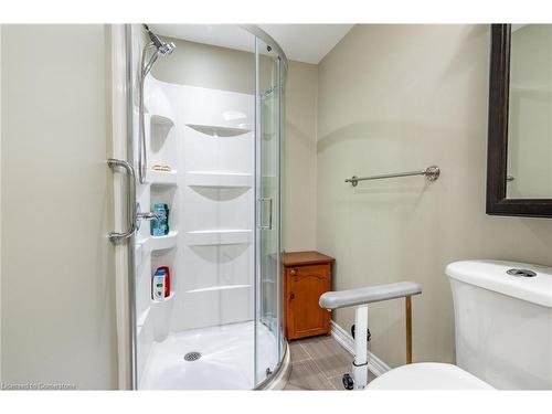 19 Hazelton Avenue, Hamilton, ON - Indoor Photo Showing Bathroom