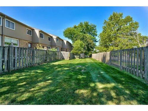 20-63 Fonthill Road, Hamilton, ON - Outdoor With Backyard