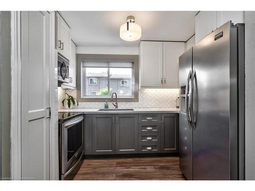 20-63 Fonthill Road, Hamilton, ON - Indoor Photo Showing Kitchen With Upgraded Kitchen