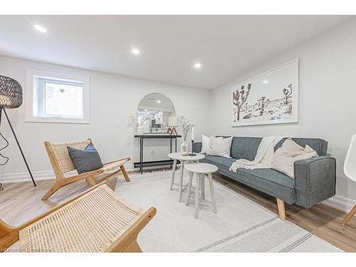 Lower-587 Queensdale Avenue E, Hamilton, ON - Indoor Photo Showing Living Room