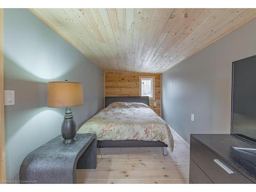 106 Boundary Lane, Kinmount, ON - Indoor Photo Showing Bedroom