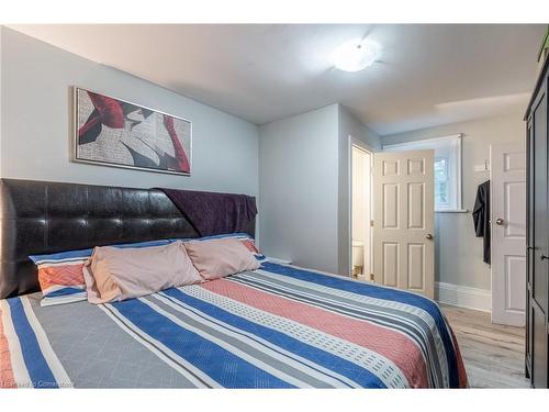 25 Albion Street, Brantford, ON - Indoor Photo Showing Bedroom